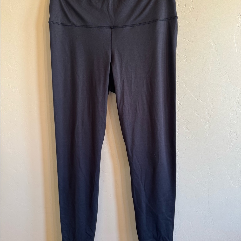 Black buttery soft leggings